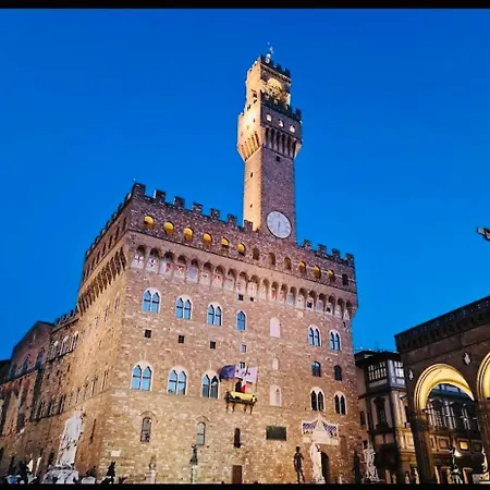 Centro Storico Steps From Duomo And Signoria 2 Bdrs 5 P *